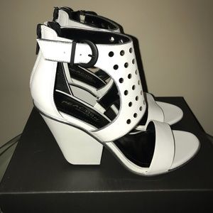 💥SOLD💥Kenneth Cole Heels